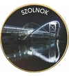 // 1 euró, Szolnok - a Tisza fővárosa, egyedi színes érme, CuNi, Európai Unió, 2002-2023 // Géza fejedelem 972-ben alapította, de Szent István emelte igazi várossá és a királyság központjává. A királyság kezdetétől a török hódoltság kezdetéig kizárólagos 
