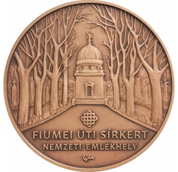 // 2000 forint, Budapest, Fiumei úti sírkert, verdefényes, rézötvözet, Magyarország, 2018 // Fiumei úti sírkert, a magyar történelem és kultúra nagyjainak nyughelye